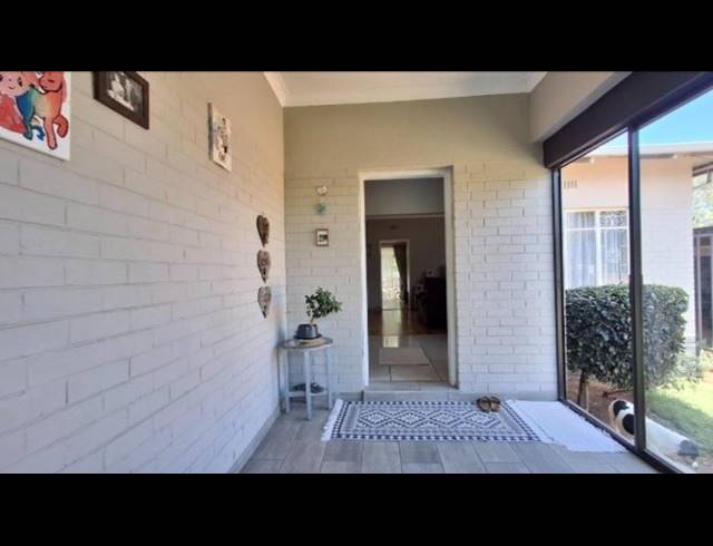 3 BEDROOM HOUSE FOR SALE IN SYMHURST